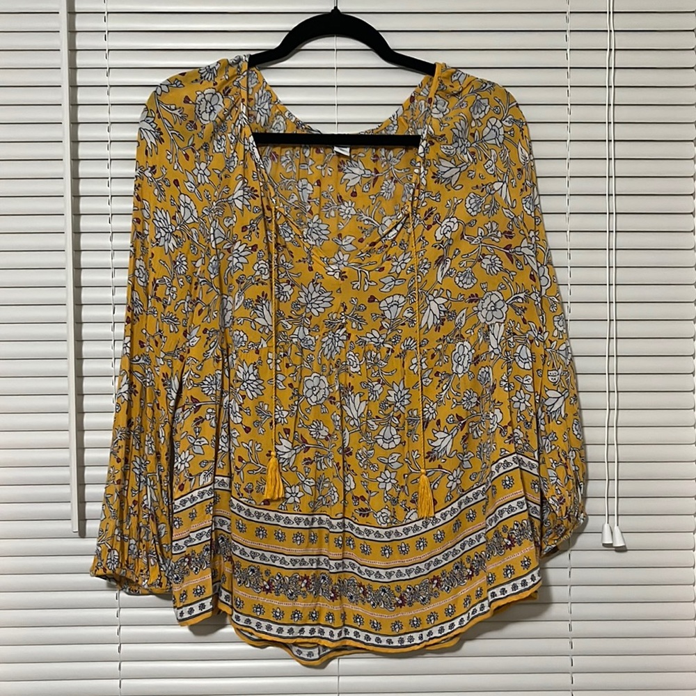 🌻🌻Old Navy Mustard Yellow Floral Peasant Blouse
